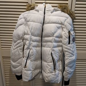 Madden girl white chevron puffer coat xl